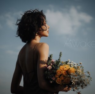 醒Awake——终于又拍到全自动模特了