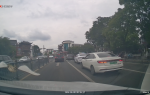 闯红灯跨车道强行转弯