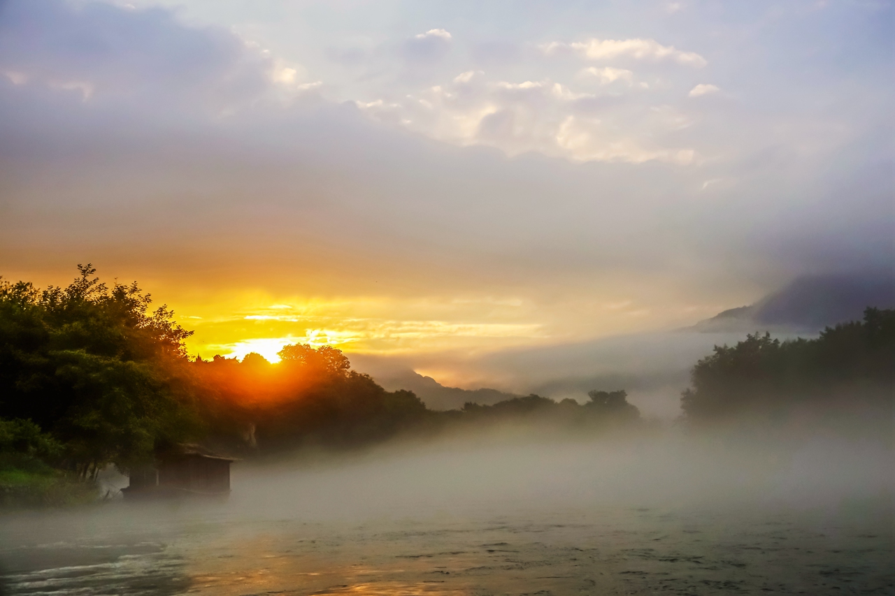 桃花潭水深千尺是什么成语_桃花潭水深千尺图片(2)