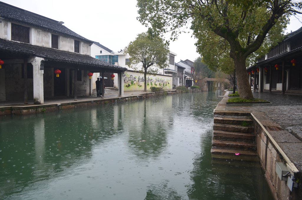 江南古镇早春雨绵绵