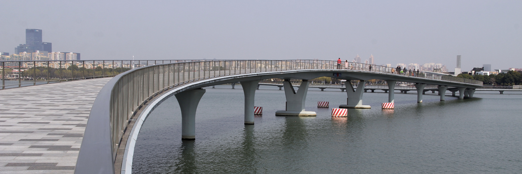 金鸡湖03南岸远眺金鸡湖三岔桥上