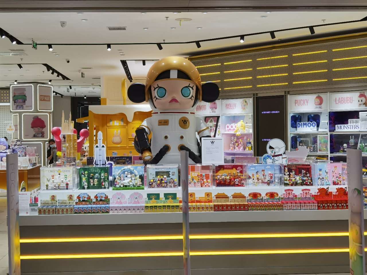 盲盒的专卖店开业了