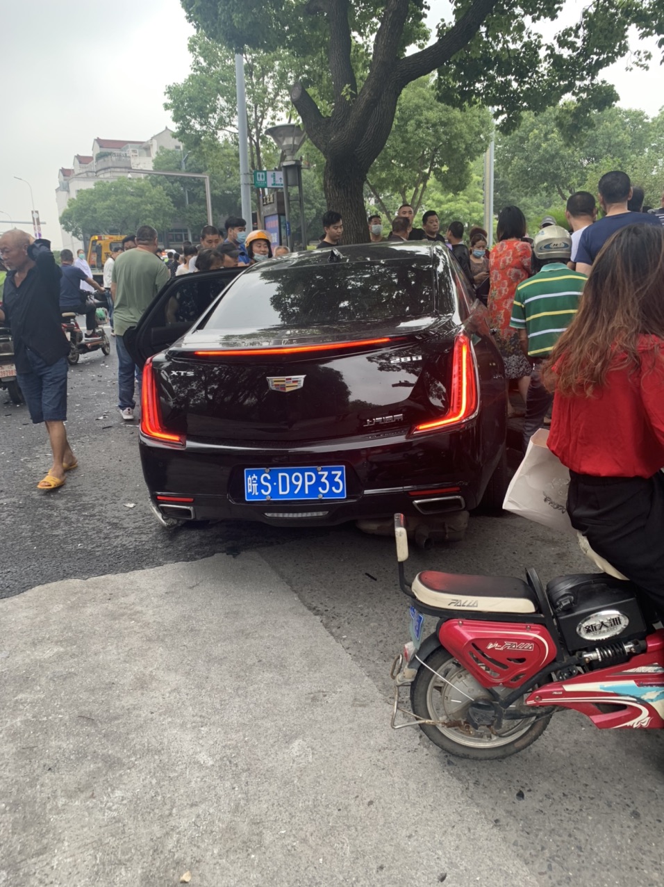 珍惜开车拉你手的人男人开车握女人手心理 自媒体热点 珍惜开车拉你手的人男人开车握女人手心理 自媒体热点