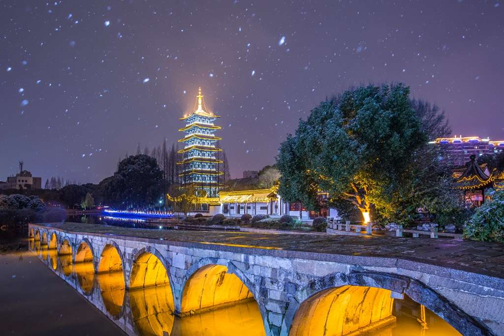 消防车违章停车就不用贴罚单