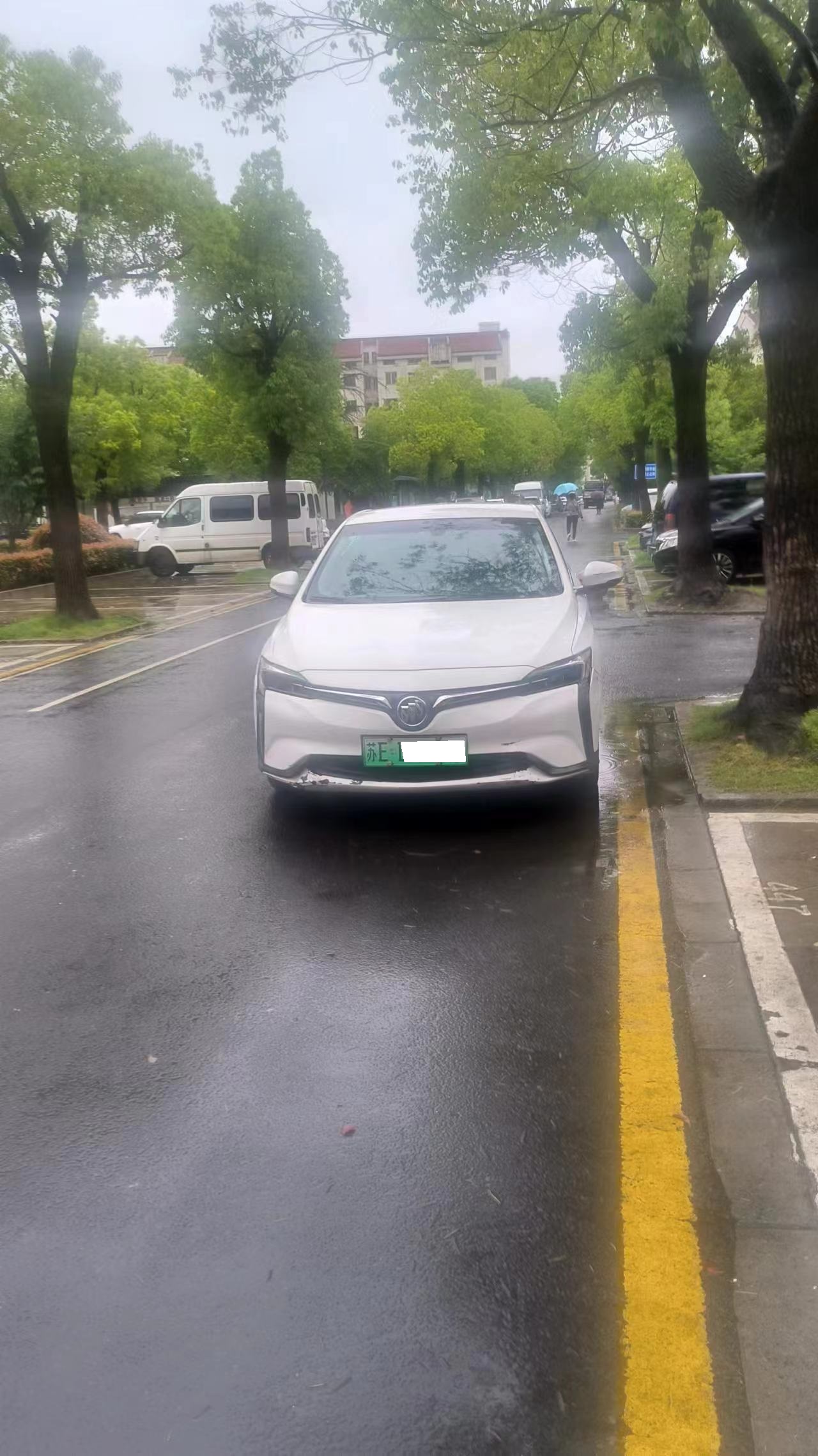 霸占消防主路通道