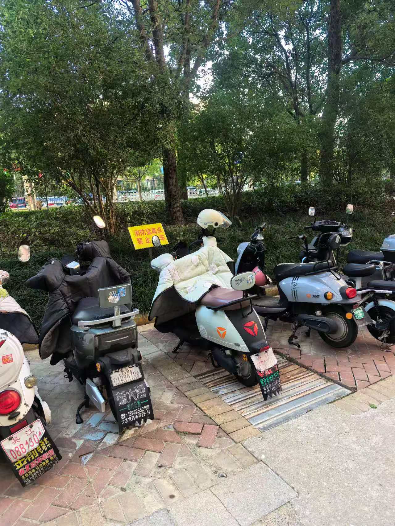 占用消防登高点