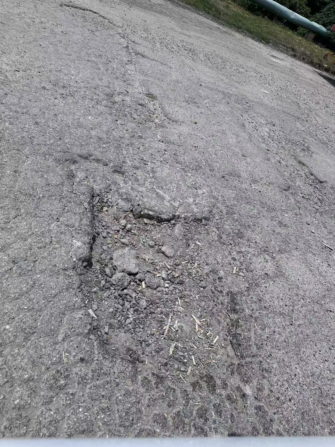 路面坑洼