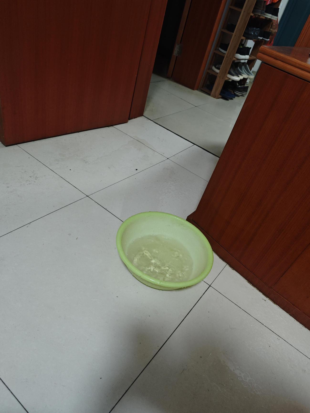 房间进水