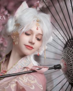 樱界——当歪果仁穿上汉服遇到夜里的樱花，会发生什么...