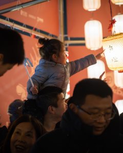 《指尖上的鱼灯梦》