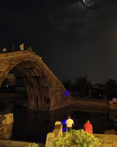 九华寺塔安德桥，相映成辉，平望人的“夜地标”