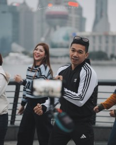 外滩的妹子——在上海外滩当了半天野生摄影师