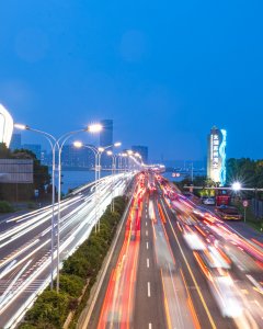 苏震桃公路夜景