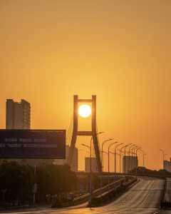 东太湖大道，运河大桥悬日