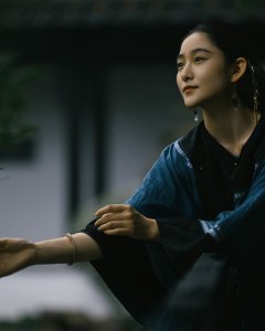 清思——下雨天在苏州况公祠拍清汉女