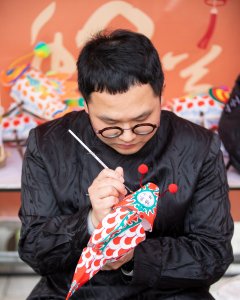 《非遗鱼灯现场手作》