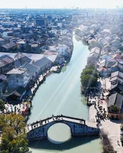 禹迹虹影卧清波